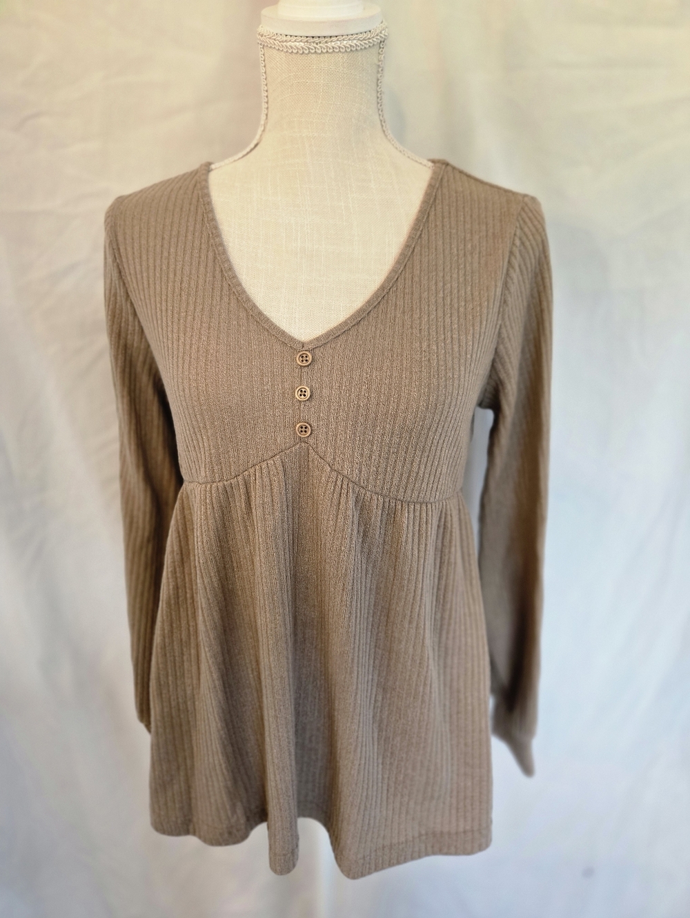 SHEIN - Cream Long Sleeve V-neck Maternity Top - (M)
